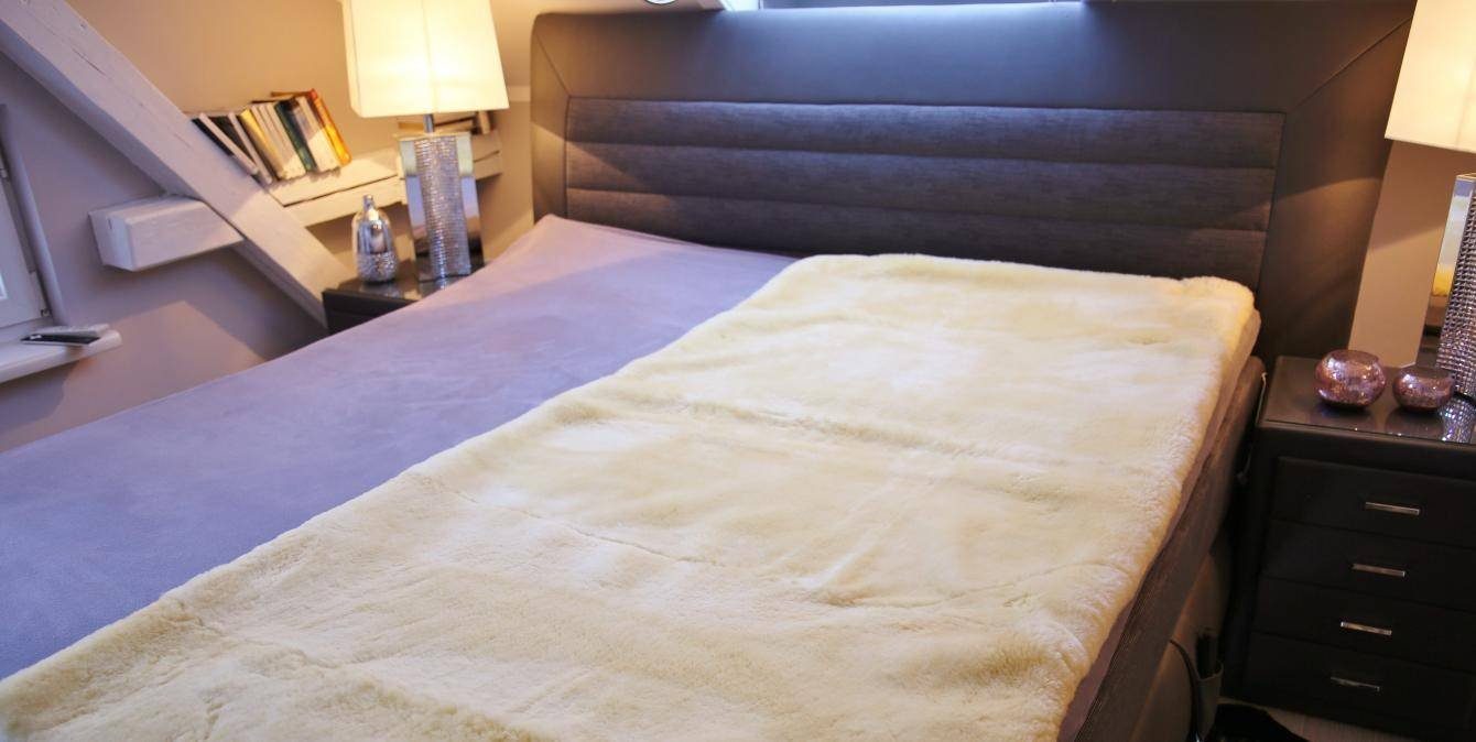 Matratzenauflage, Hollert, Bettauflage aus Merino Lammfell pflanzliche Gerbung 180x90 cm