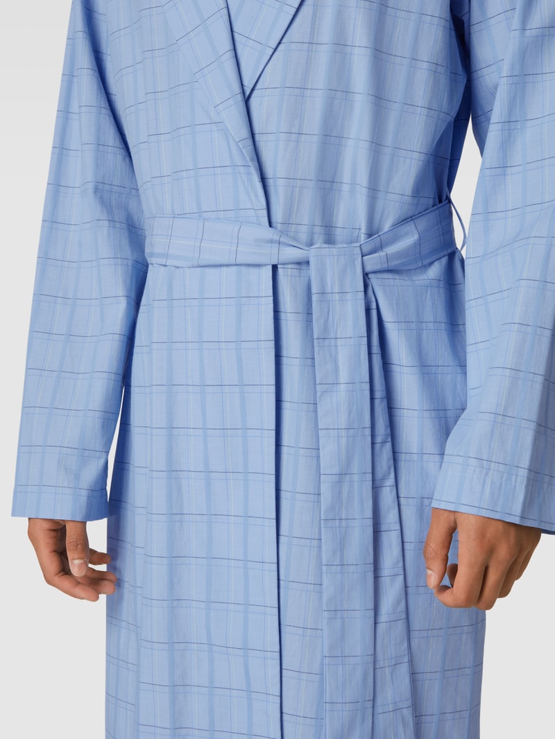 Bademantel aus reiner Baumwolle mit Gitterkaro Modell 'Ian Robe' in hellblau