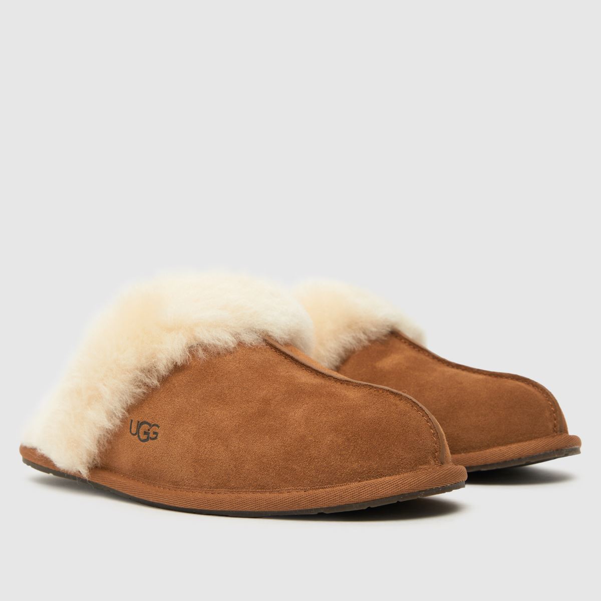 Copati UGG scuffette v kostanjevi barvi