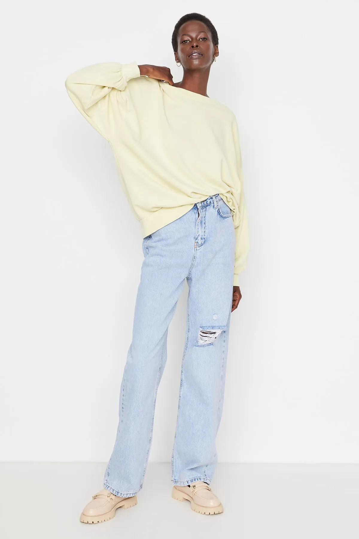 Trendyol Collection  Blaue zerrissene High Waist Lange Gerade Jeans TWOSS22JE0236