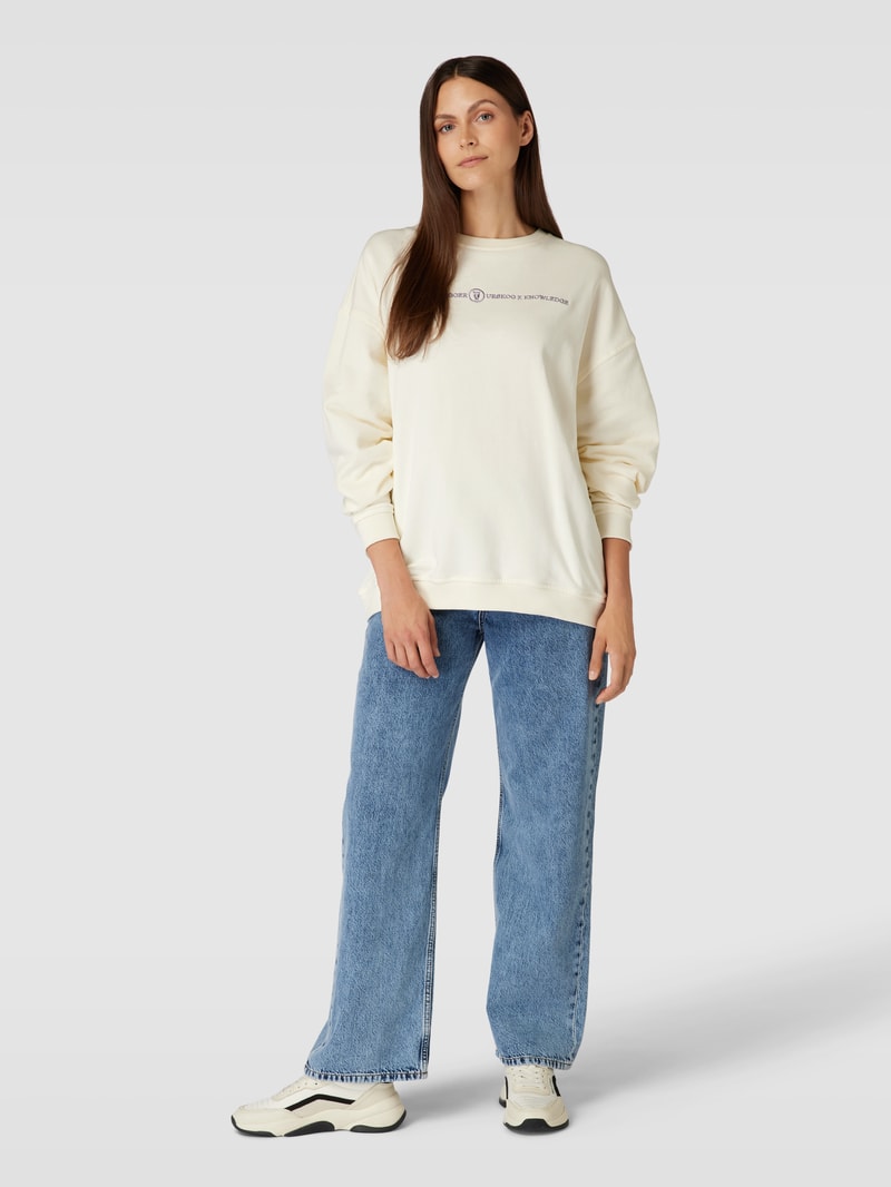 Sweatshirt mit überschnittenen Schultern in offwhite