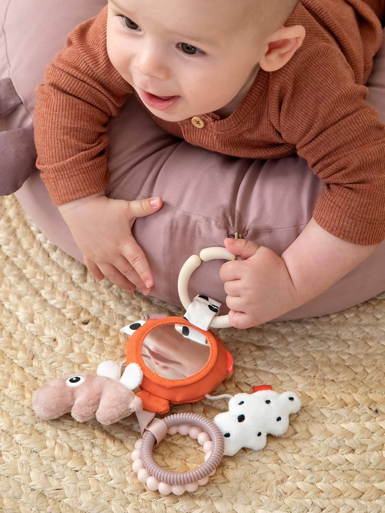 Done by deer Baby Activity-Spiegel To Go Happy Clouds DONE BY DEER - blau