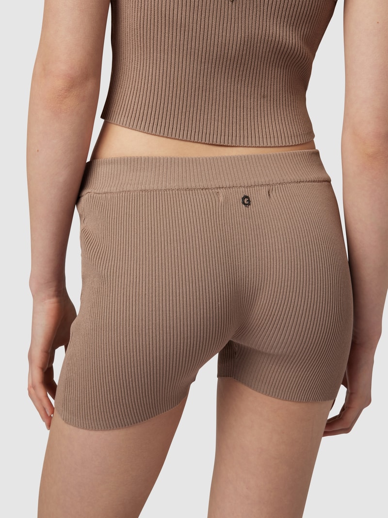 Shorts mit Rippenstruktur in schlamm