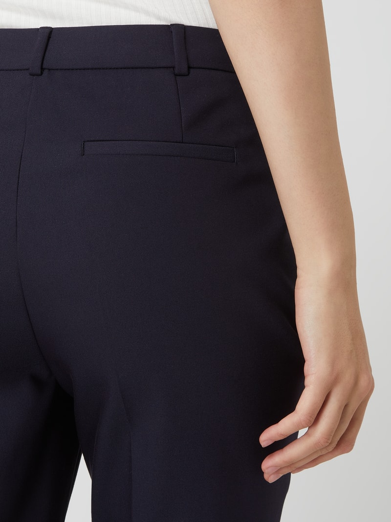 Chino mit französischen Eingrifftaschen in marineblau