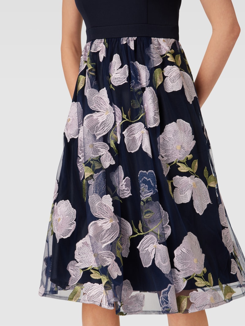 Cocktailkleid mit floralem Muster in marineblau meliert