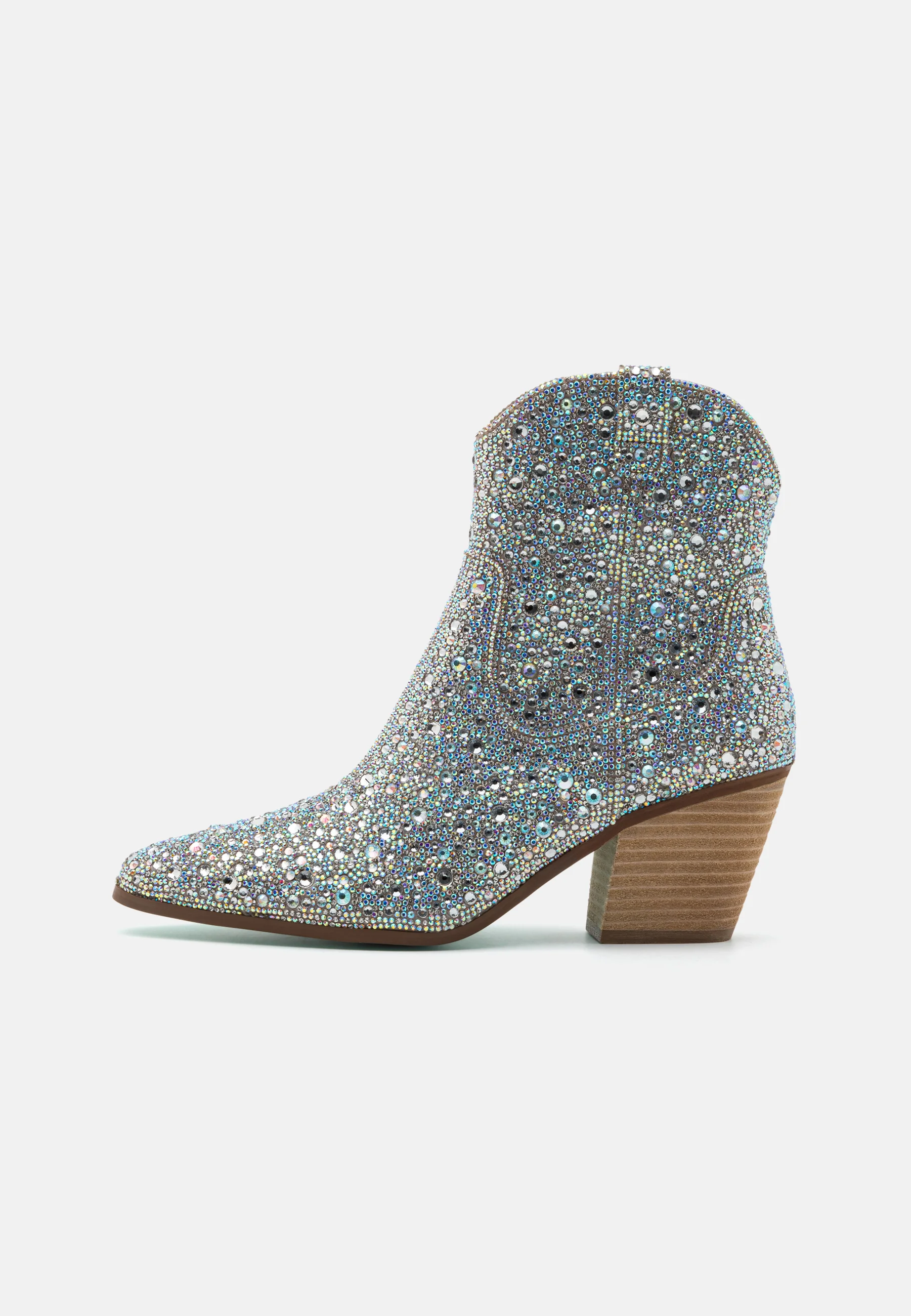 Botas vaqueras/motociclistas DIVA de Betsey Johnson