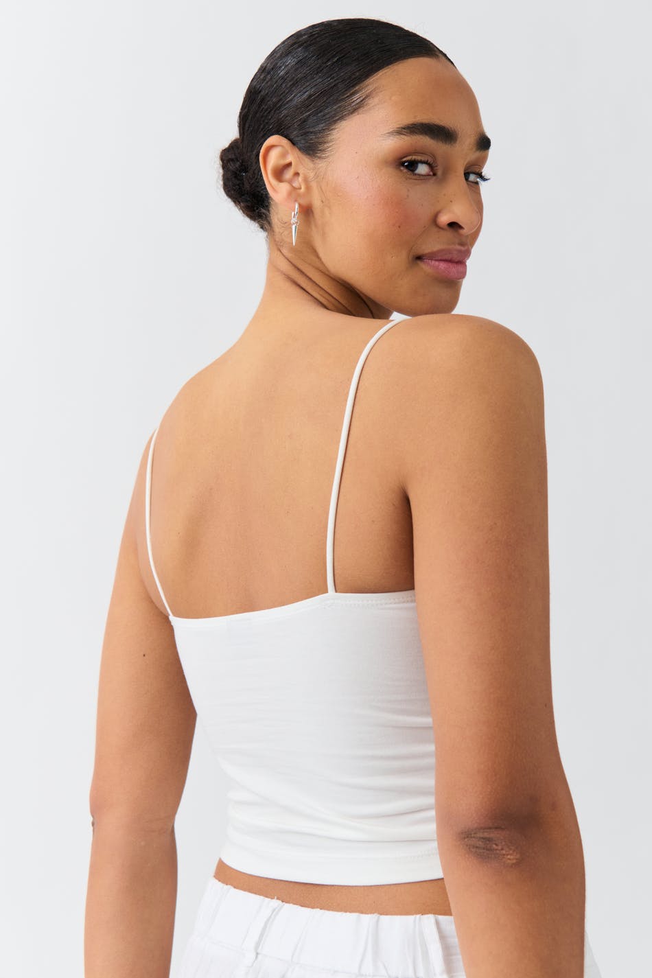 Spaghetti strap singlet