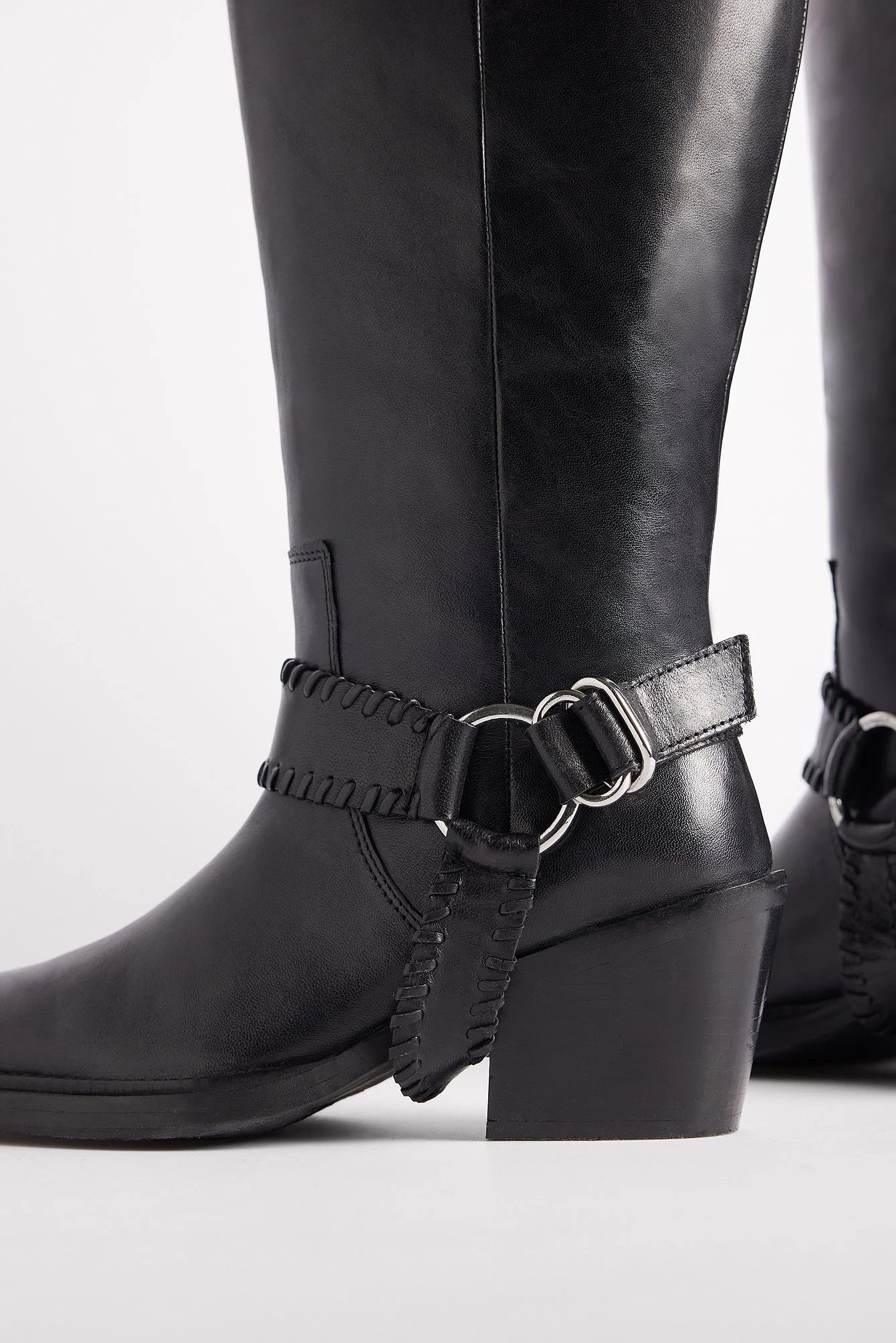 Cowboystiefel aus Leder mit Schnallendetail