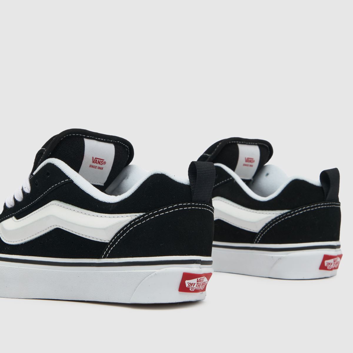 Vans knu skool edzőcipő fekete-fehér színben