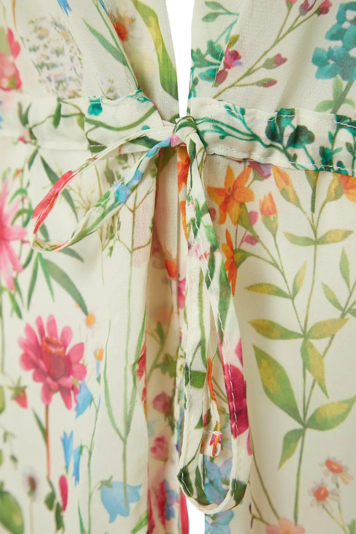 Trendyol Collection  Gewebter Maxi-Kimono und Kaftan mit Blumenmuster und Gürtel TBESS23KM00029