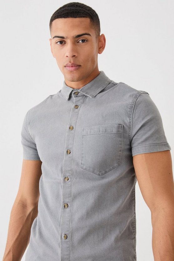 Kurzärmliges Muscle-Fit Jeanshemd