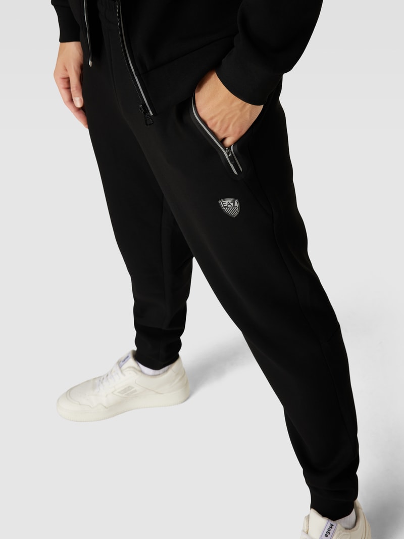 Sweatpants mit Eingrifftaschen in schwarz