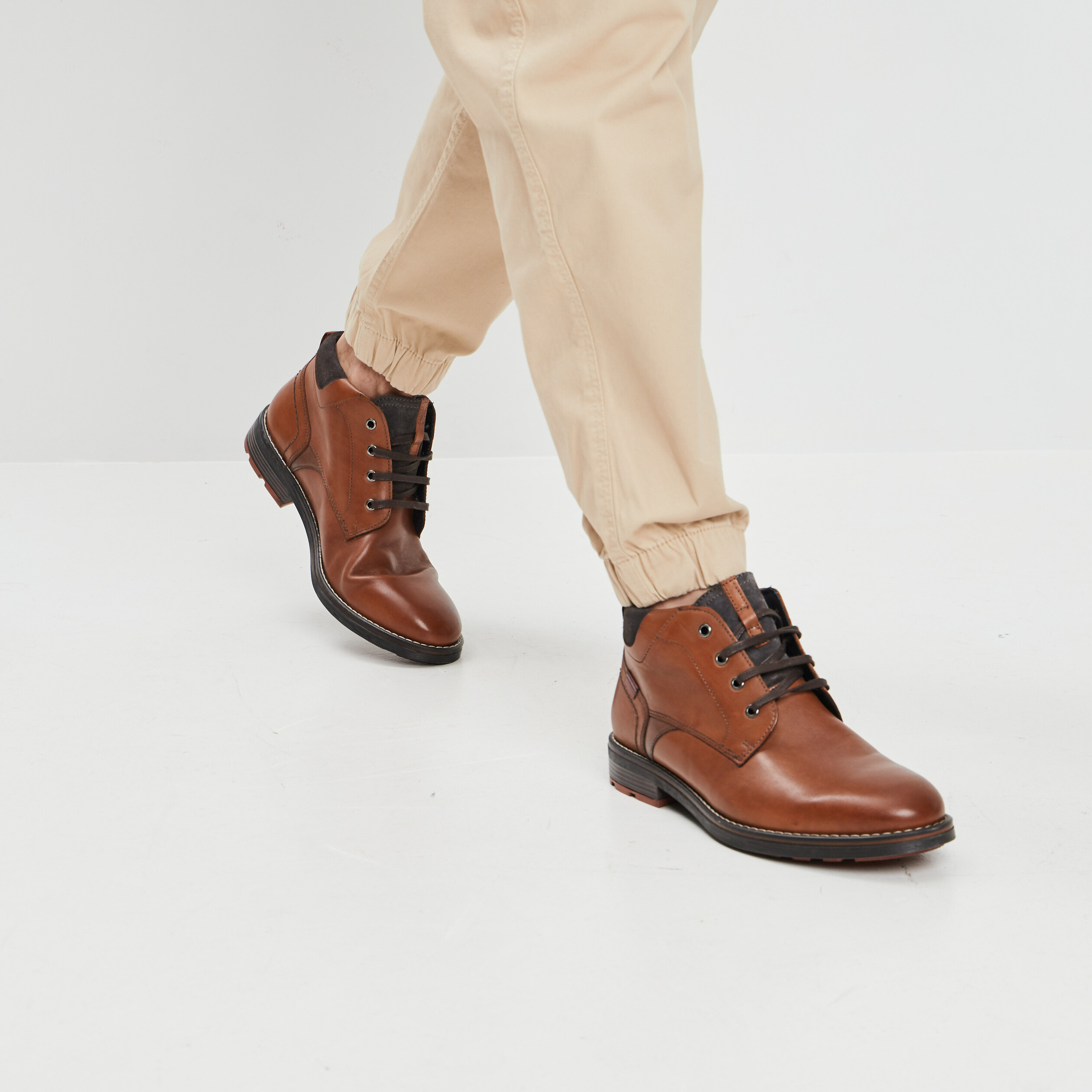 Bottines à lacets en cuir marron homme | La Halle