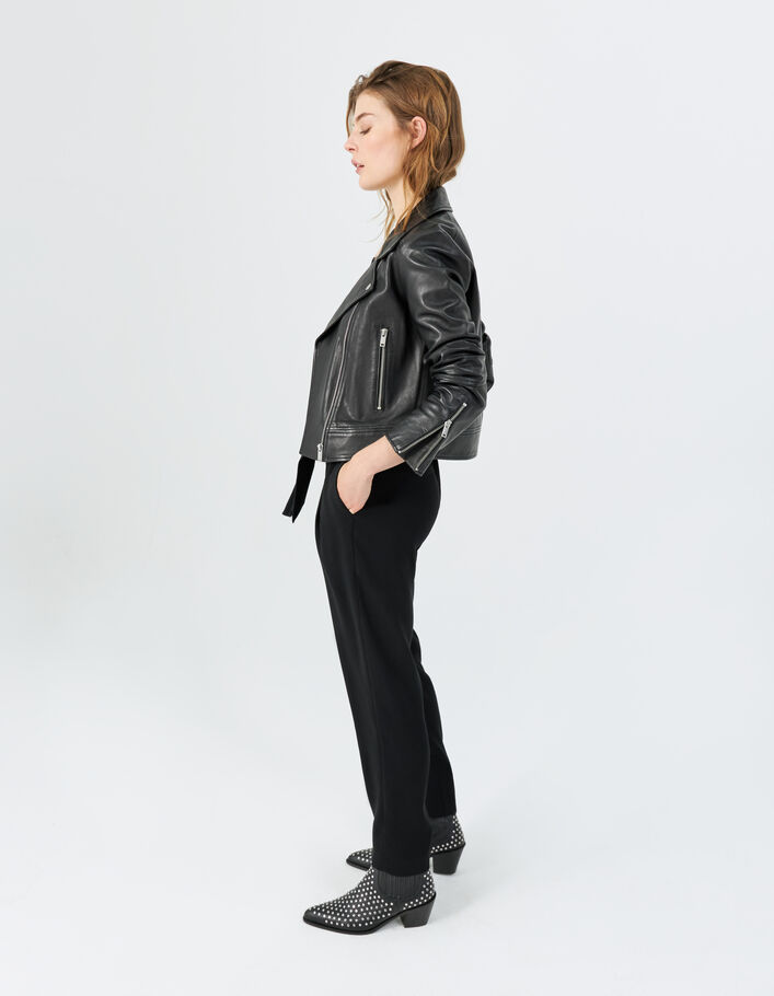 Blouson court en cuir d'agneau épaules matelassées femme