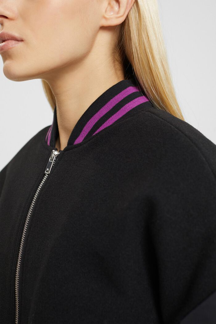College-Jacke aus Material-Mix