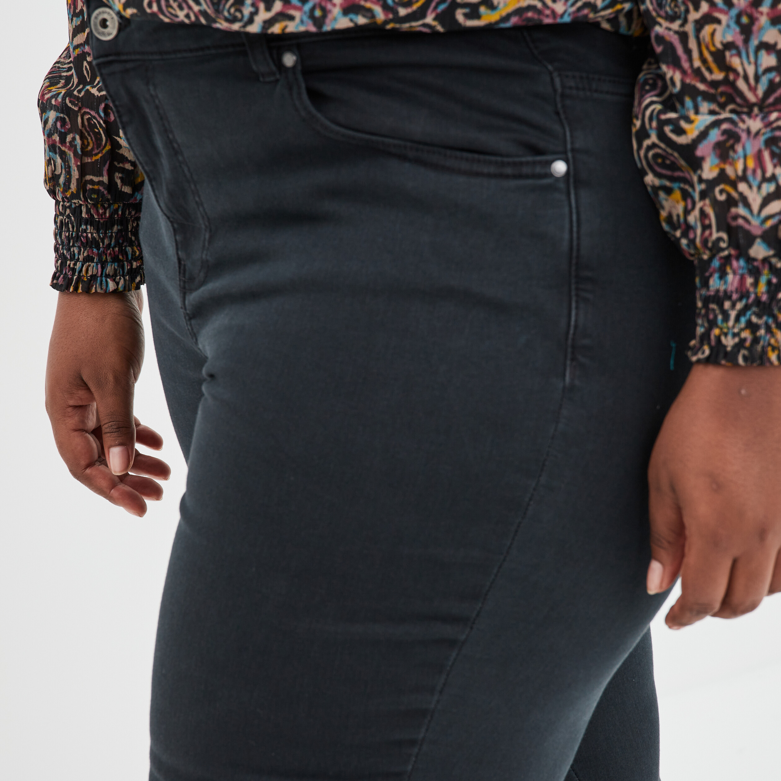 Pantalon slim taille haute 5 poches noir femme grande taille | La Halle