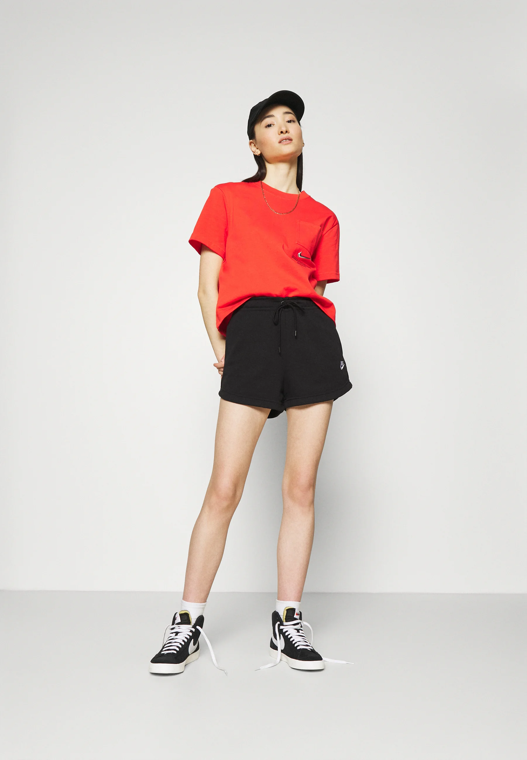 Nike Sportswear W NSW ESSNTL SHORT FT - Pantalones cortos