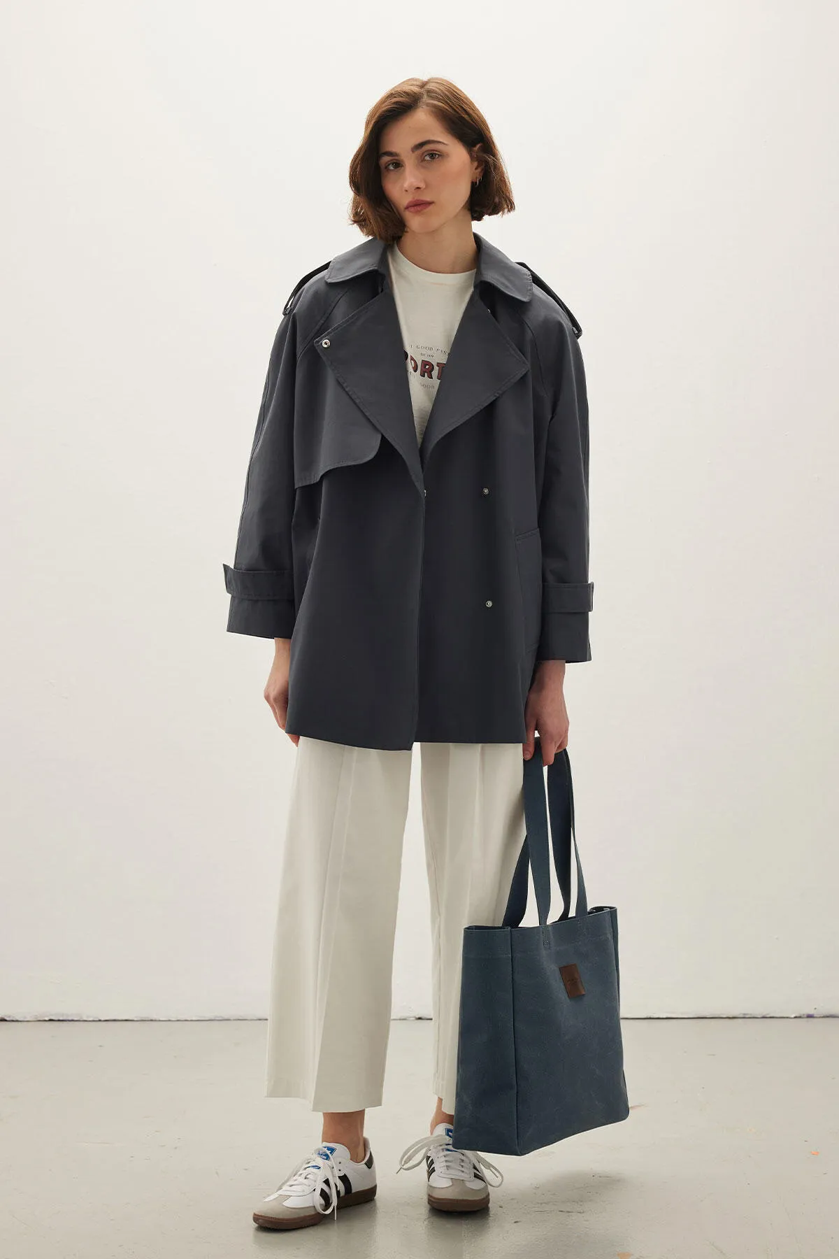 Manuka  OVERSIZE KURZER TRENCHCOAT MARINEBLAU
