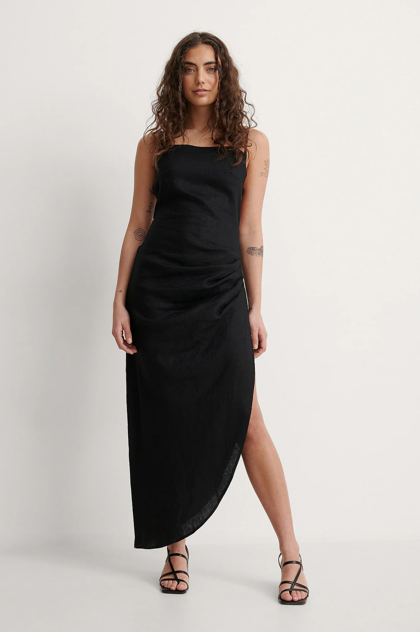 Drapiertes Kleid aus Leinen
