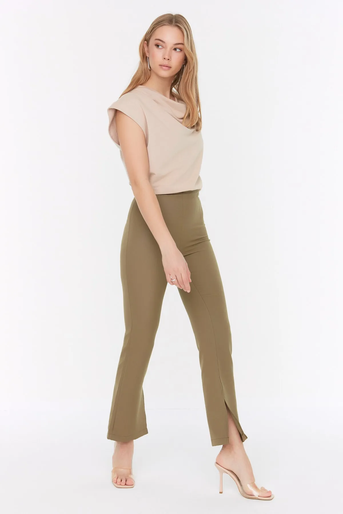 Trendyol Collection  Helle Khaki-Flare-Webhose mit hoher Taille TWOAW22PL0243