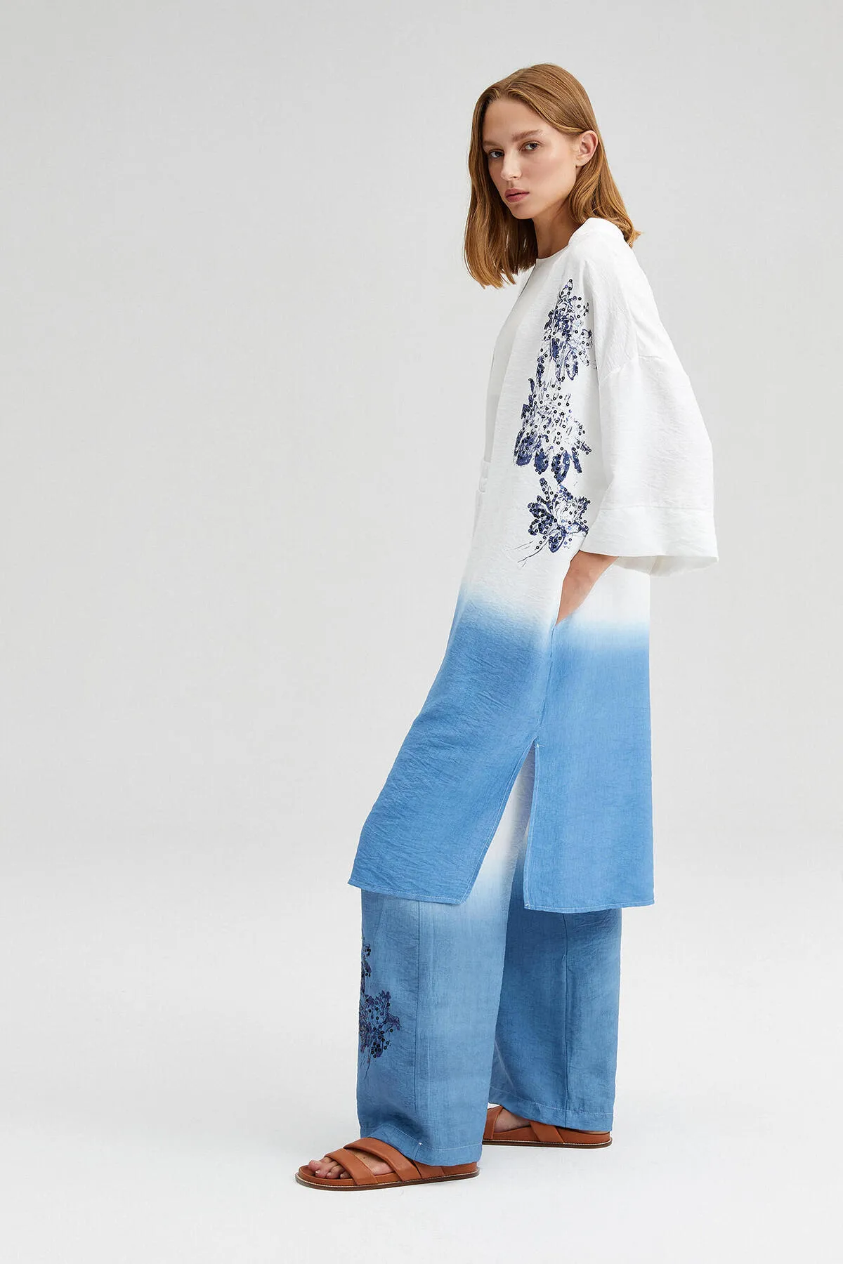 Touché Privé  BESTICKTES KIMONO-SET