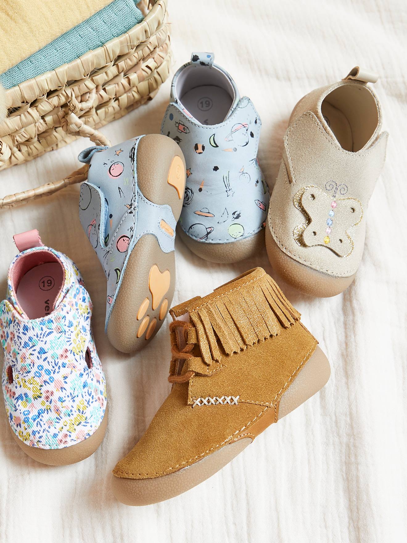 Chaussons bébé garçon en cuir détails phosphorescents bleu