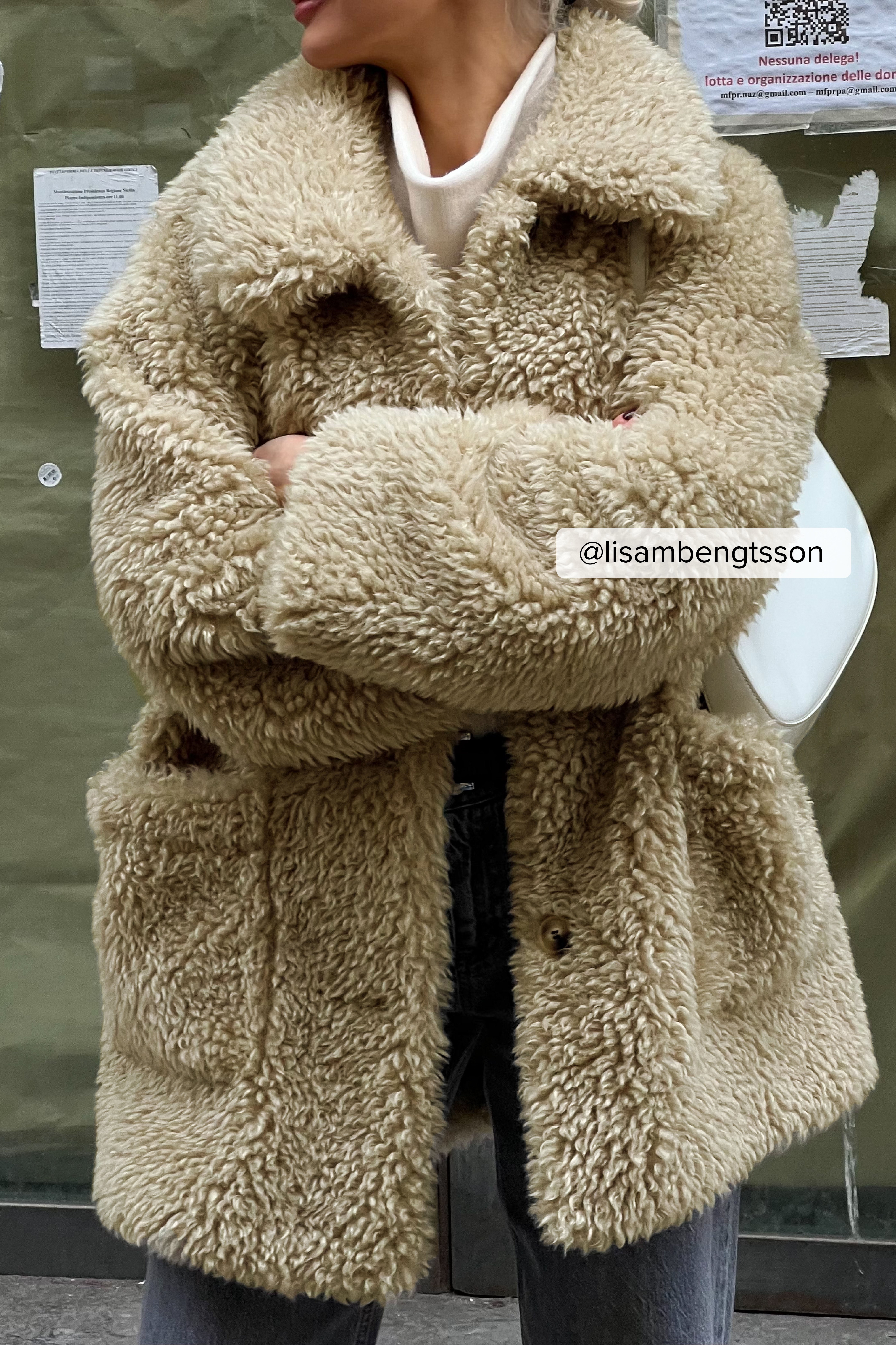 Teddyjacke mit Taschendetail