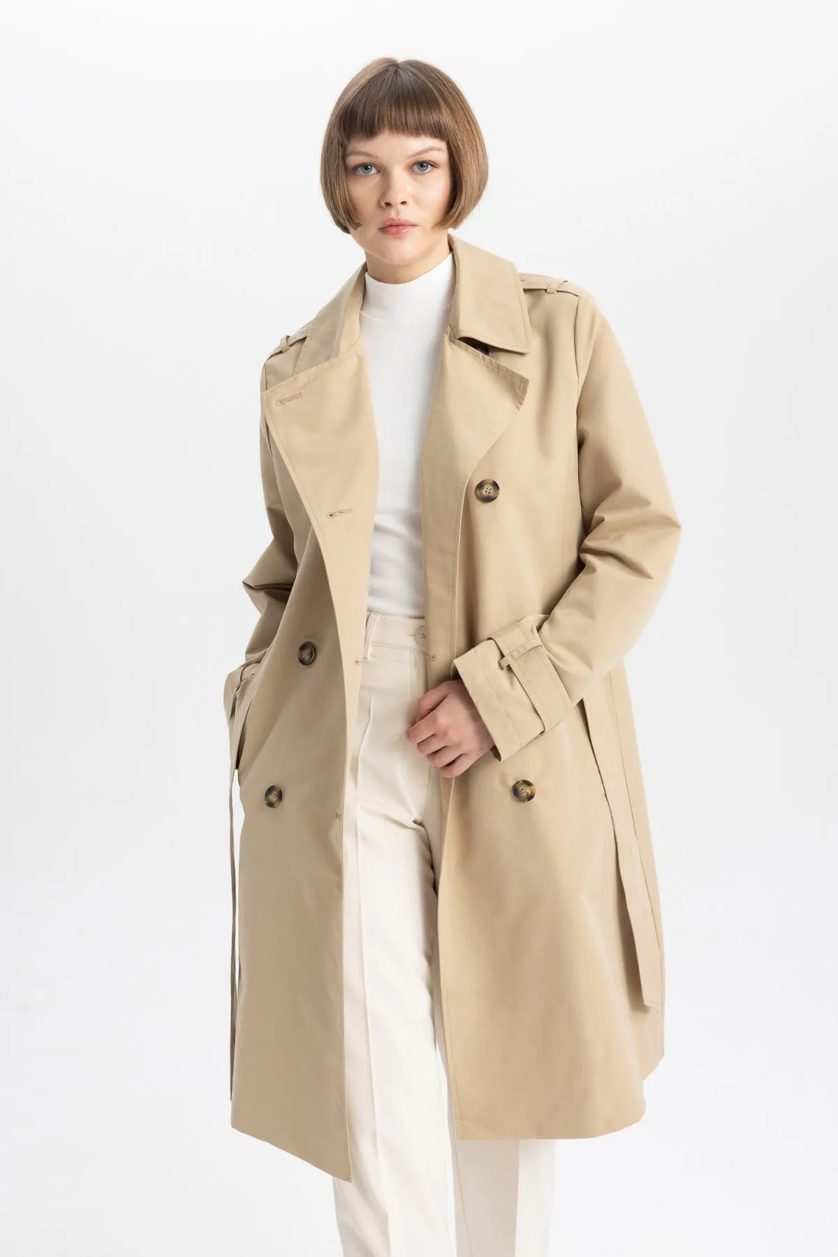 DeFacto  Wasserdichter Trenchcoat mit normaler Passform und Gürtel A0593ax24sp