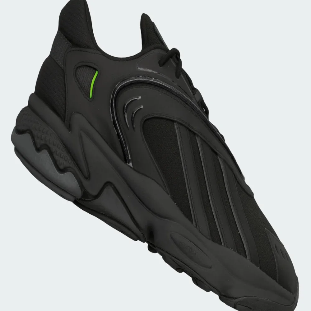 adidas Oztral HP6565 / schwarz