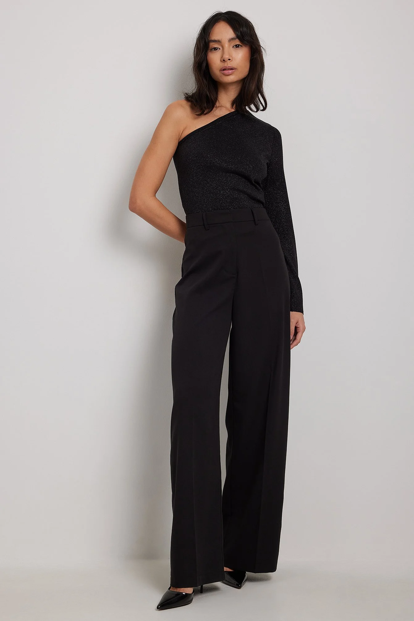 One-Shoulder-Top aus Glitzerstrick