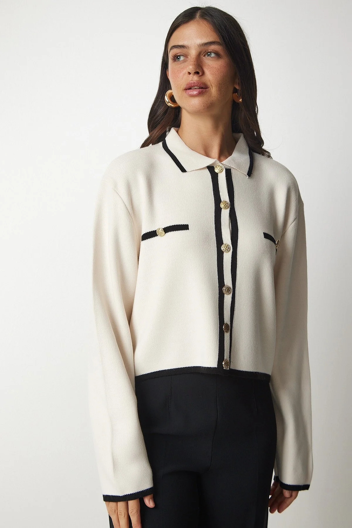 Happiness İstanbul  Cremefarbene Strickjacke mit Streifendetail für Damen YY00160