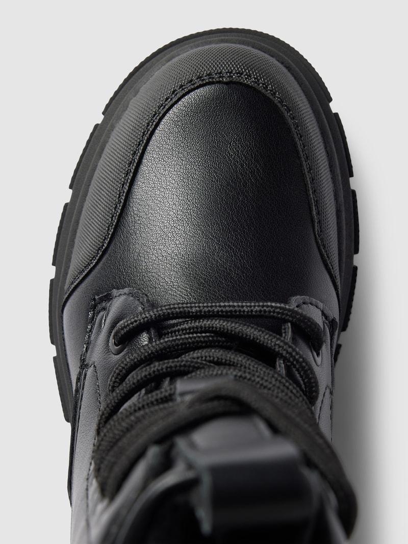 Stiefel in Leder-Optik in schwarz