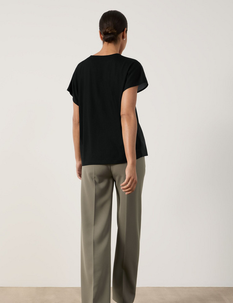 V-Shirt mit fließender Web-Front