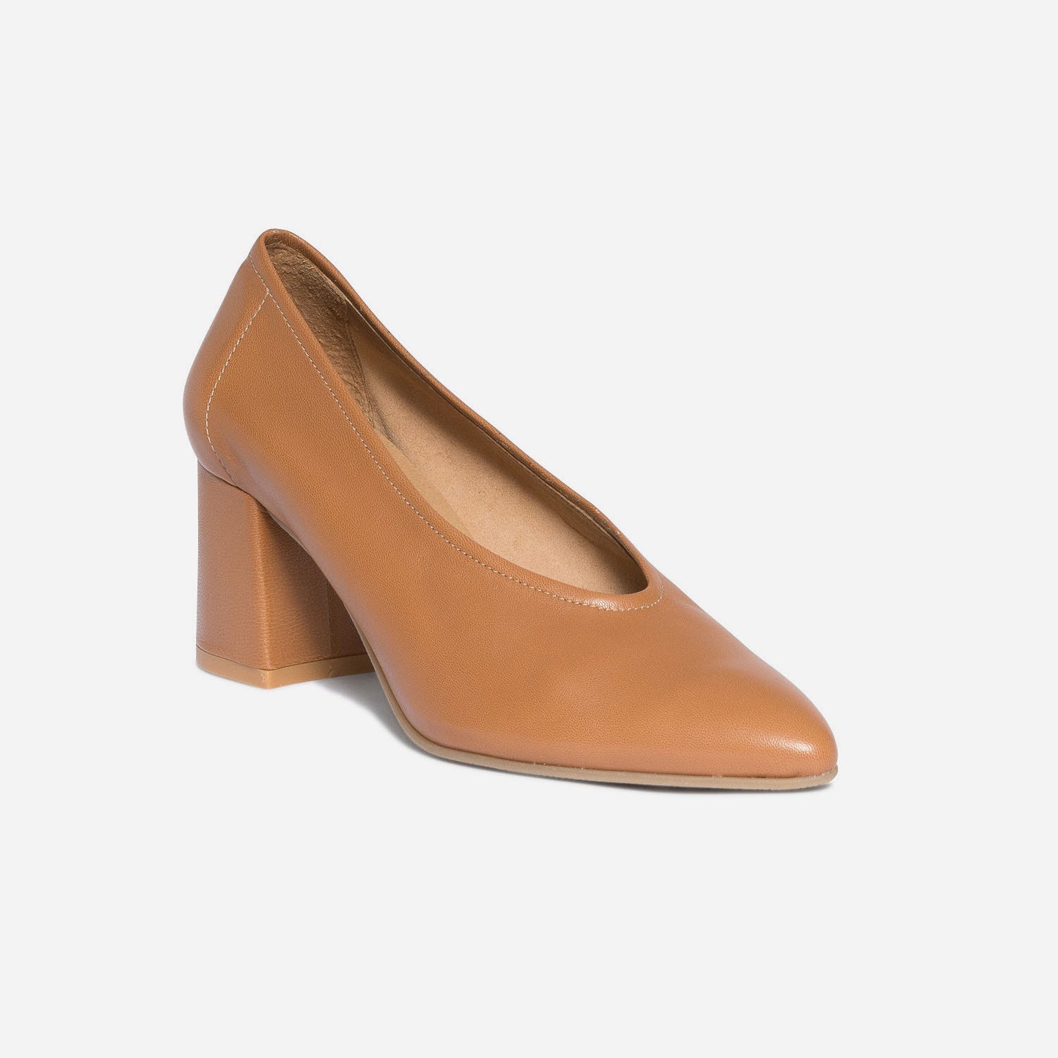 Escarpin camel en cuir à décolleté couvrant