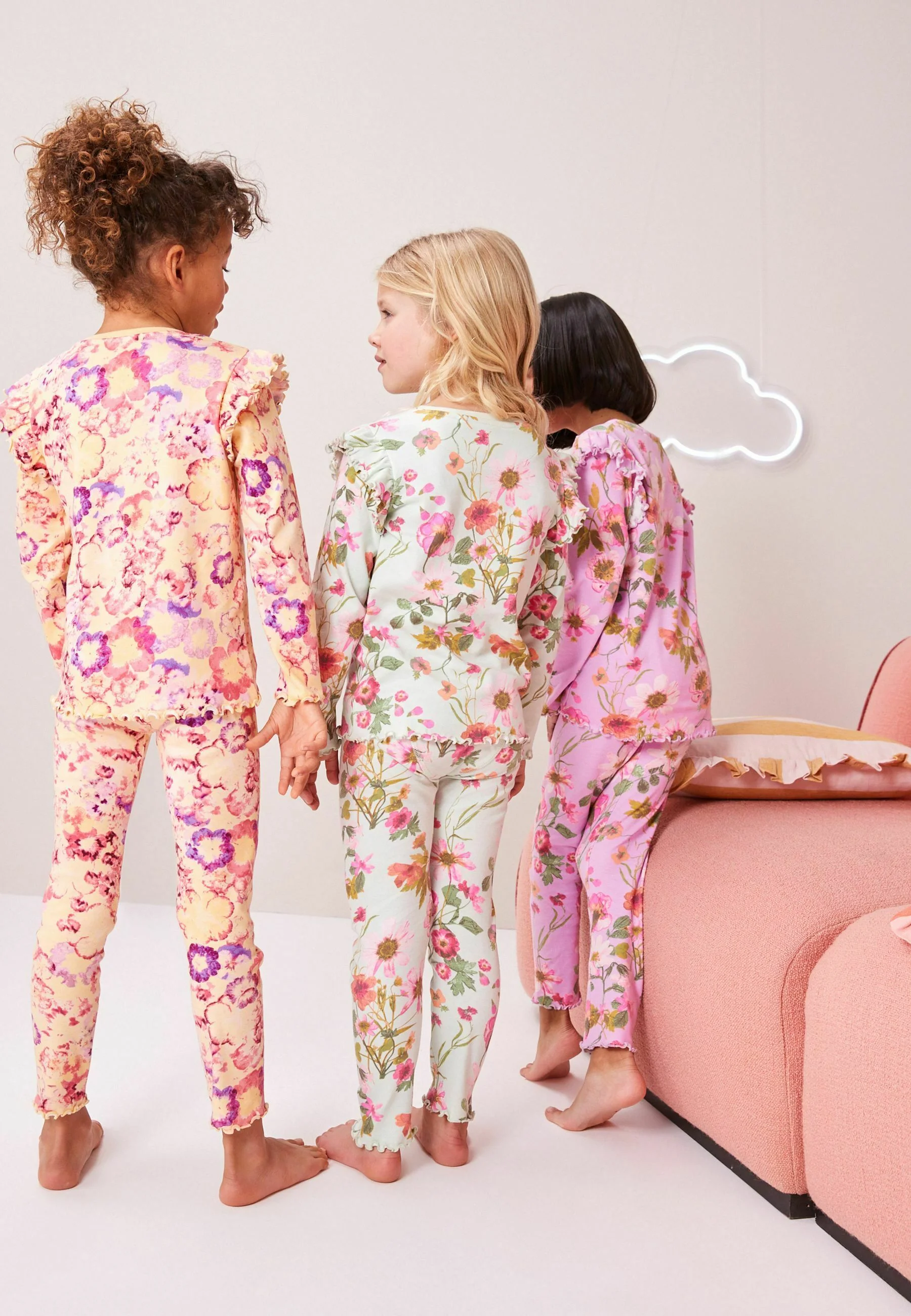 Siguiente PAQUETE DE 3 PIJAMAS FLORALES DE AJUSTE REGULAR