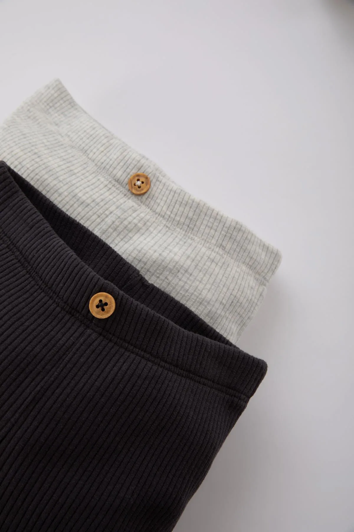 DeFacto  2-teilige Strumpfhose mit geripptem Camisole für Baby-Mädchen – Ausgestelltes Bein B9784a524sp