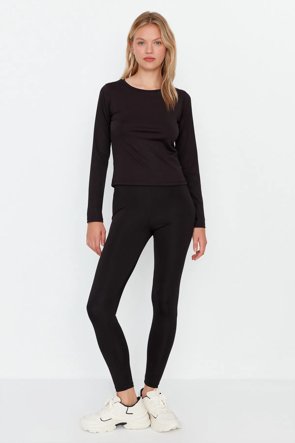 Trendyol Collection  Schwarzes Scuba-Strick-Unterteil-Oberteil THMAW23AU00070