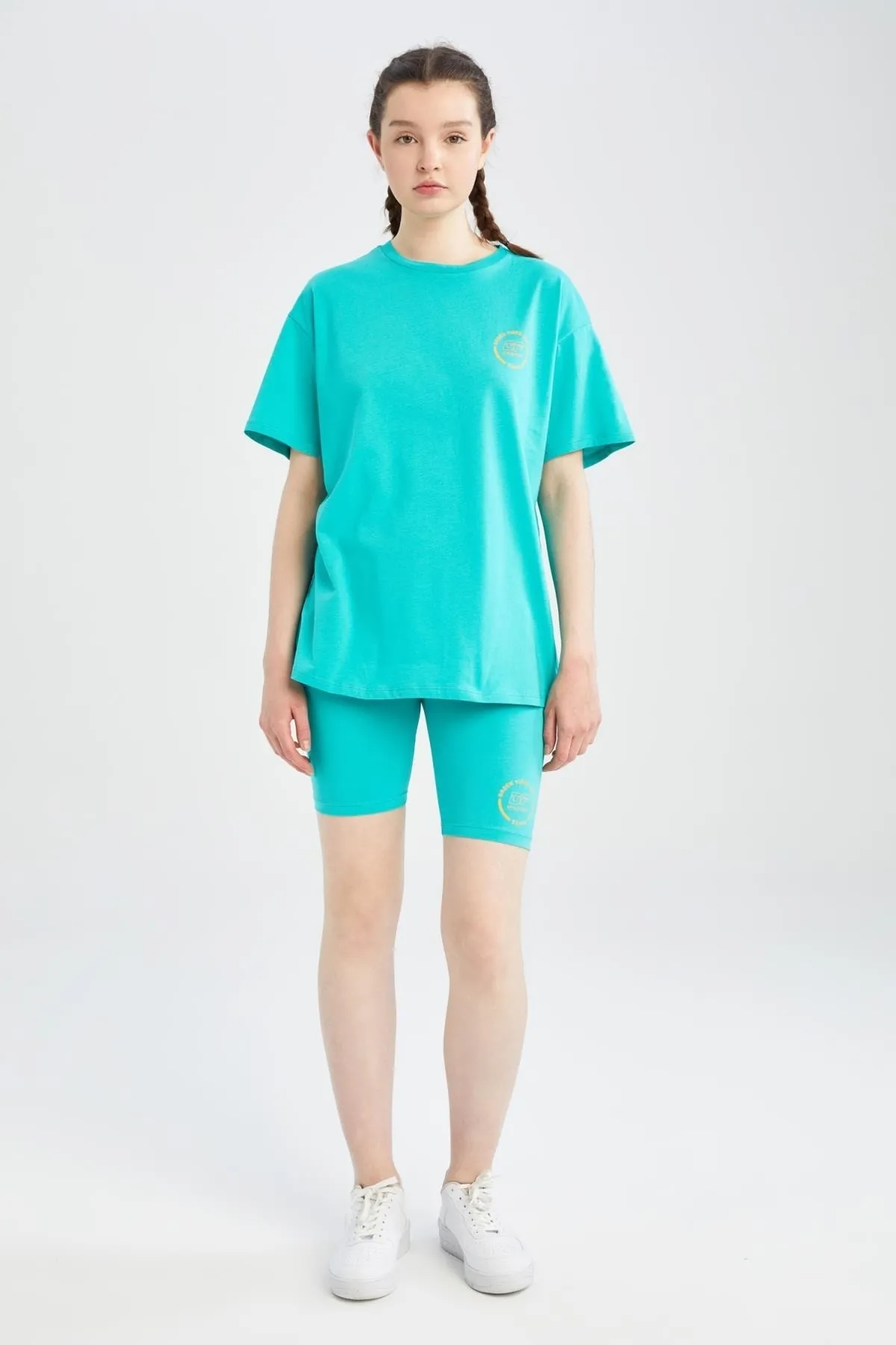 DeFacto  Passform: Oversize-Fit-T-Shirt mit Rundhalsausschnitt und kurzen Ärmeln aus 100 % Baumwolle