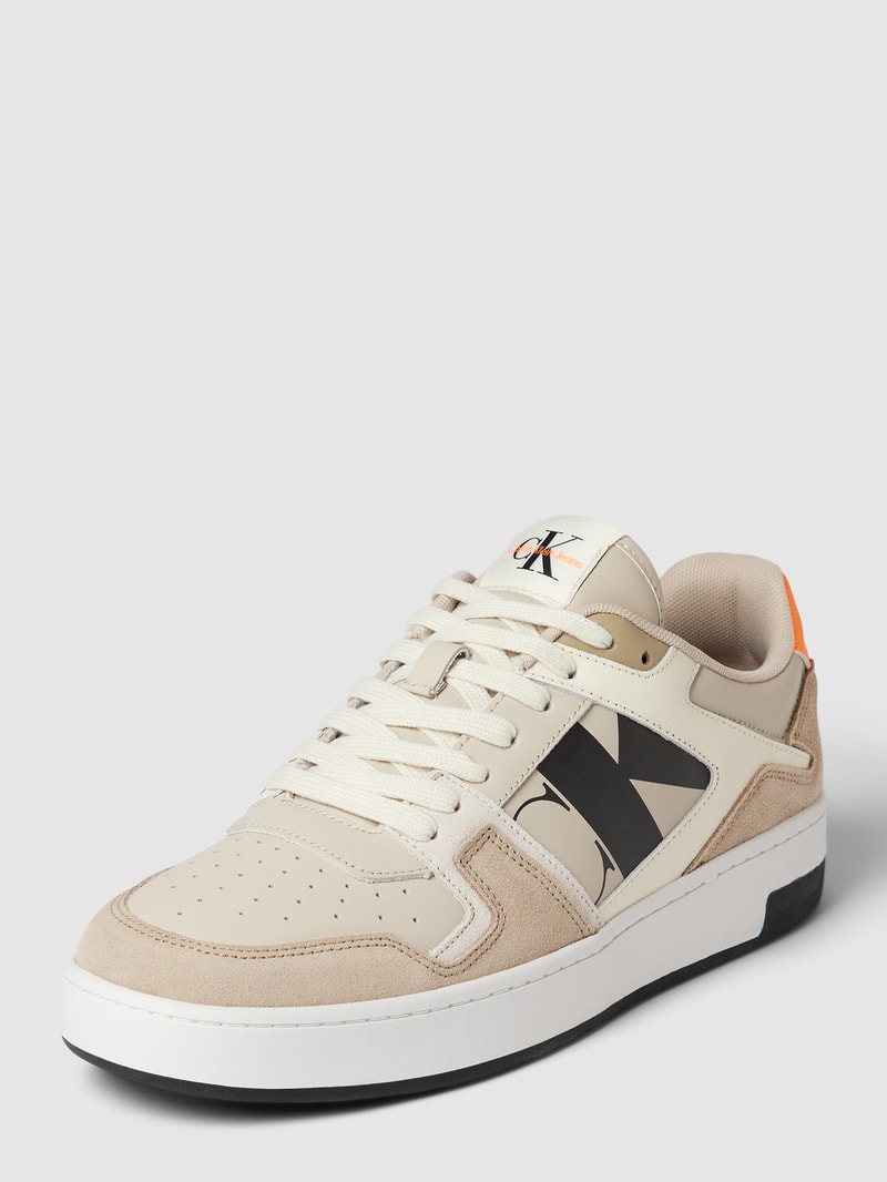 Sneaker mit tonalem Besatz Modell 'BASKET' in beige
