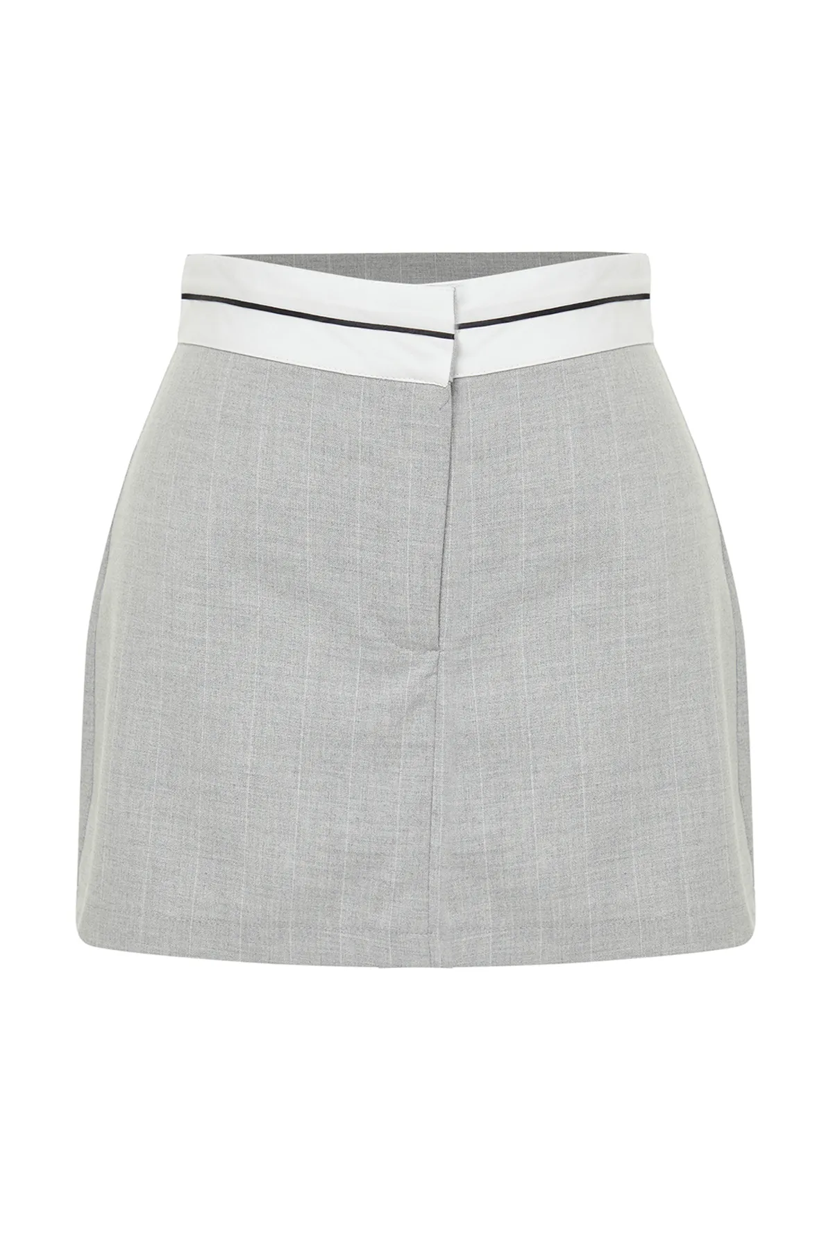 Trendyol Collection  Grauer Taillengürtel, detaillierter, gestreifter, gewebter Mini-Shorts-Rock TWOSS24SR00041