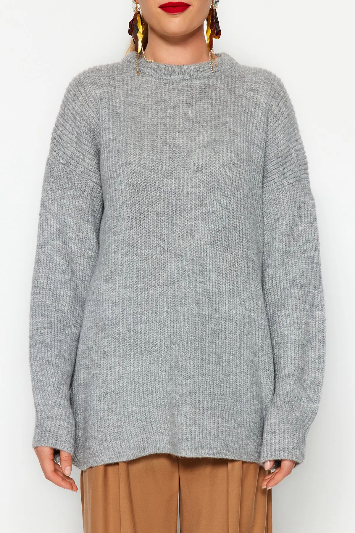 Trendyol Collection  Hellgrauer, weich strukturierter Basic-Strickpullover mit weiter Passform TWOAW20FV0142