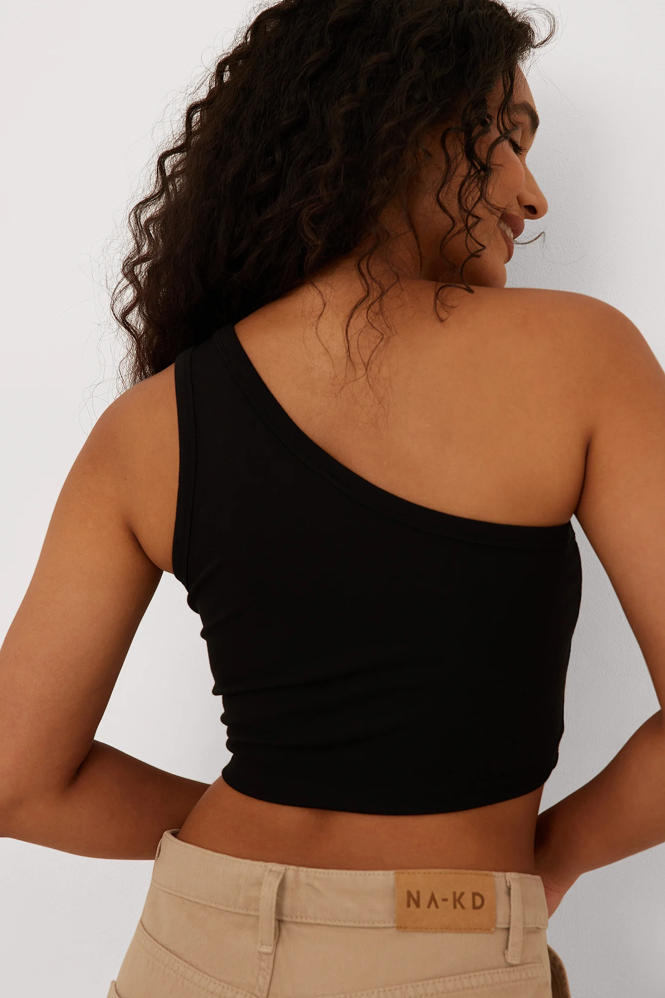 Einseitig schulterfreies Crop Top