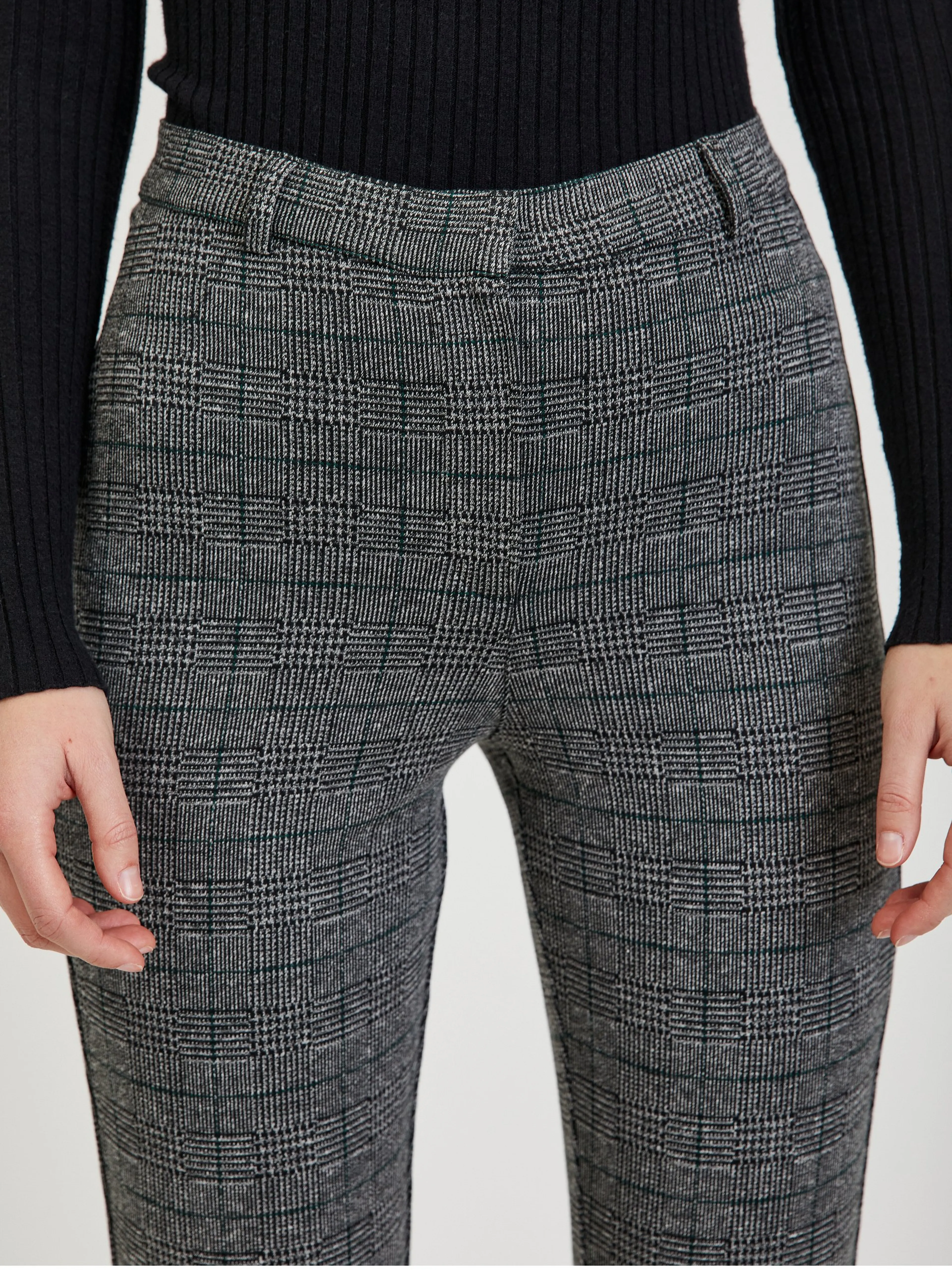 Graue karierte Damen Kurzhose ORSAY