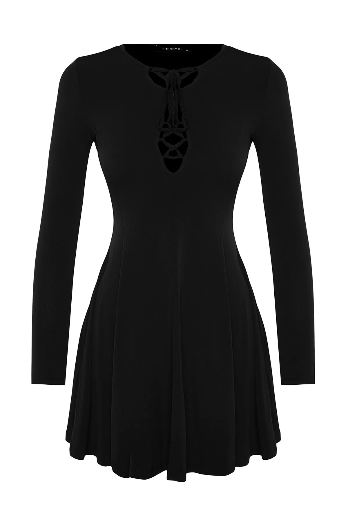 Trendyol Collection  Schwarzes, elegantes Abendkleid mit Taillenöffnung/Skater-Strickkrawattendetail TPRAW24EL00062