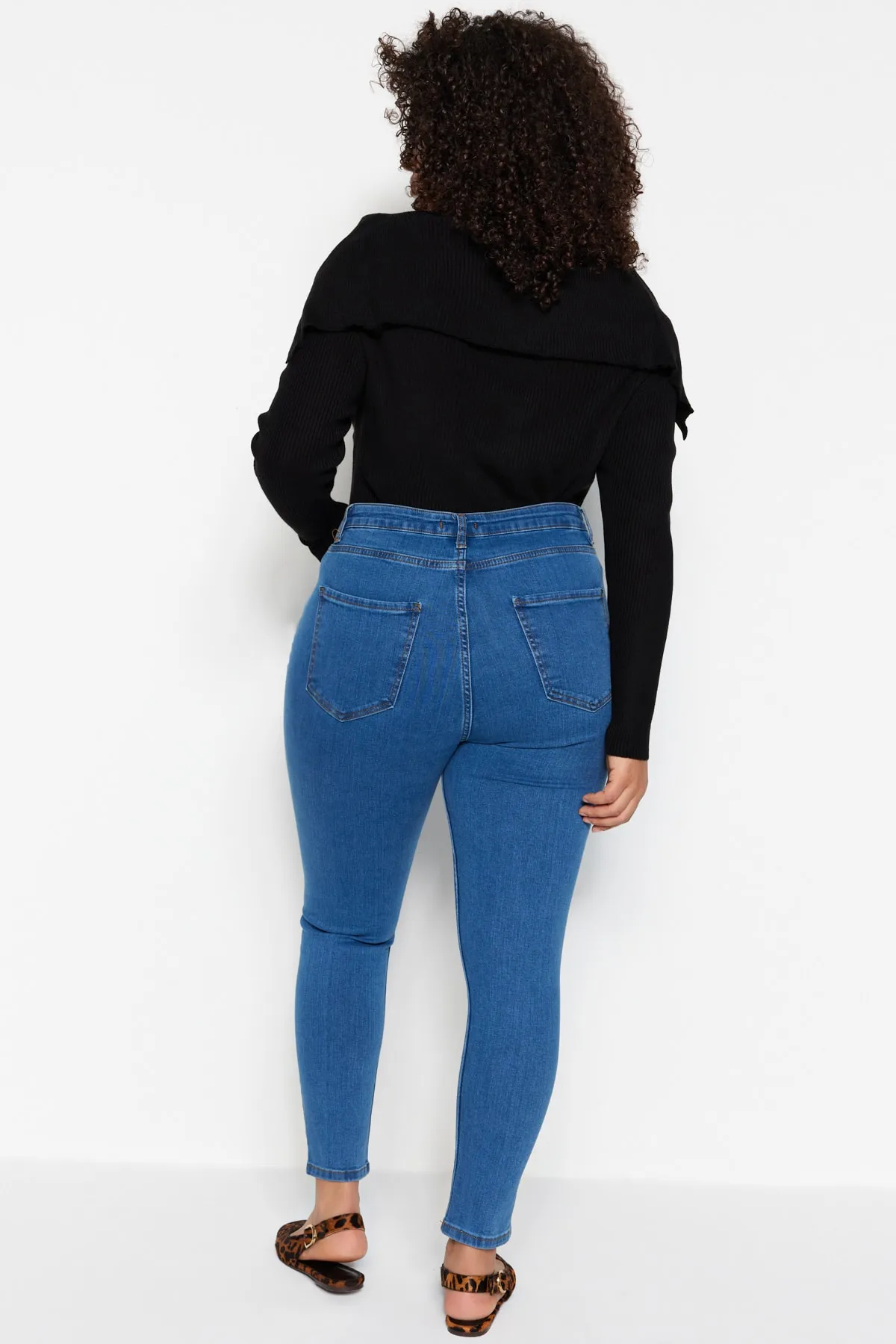 Trendyol Curve  Dunkelblaue Skinny Jeans mit hoher Taille TBBAW23CJ00012