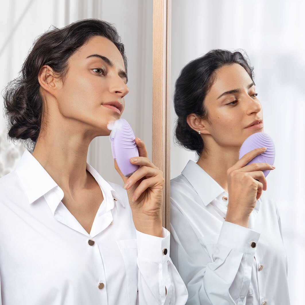 4 combination skin Gesichtsreinigungs- und Massagegerät