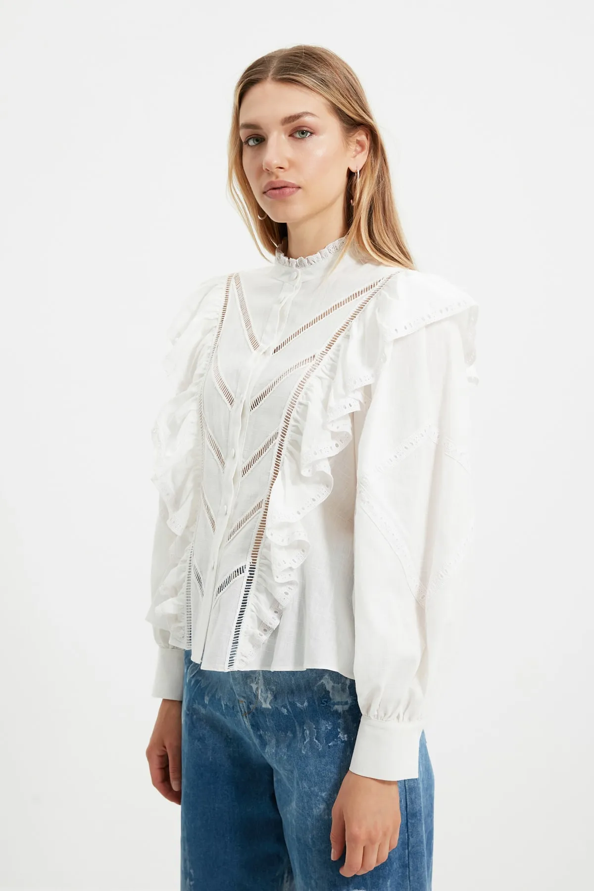 Trendyol Collection  Hemd mit Ecru-Accessoires TPRAW22GO1089