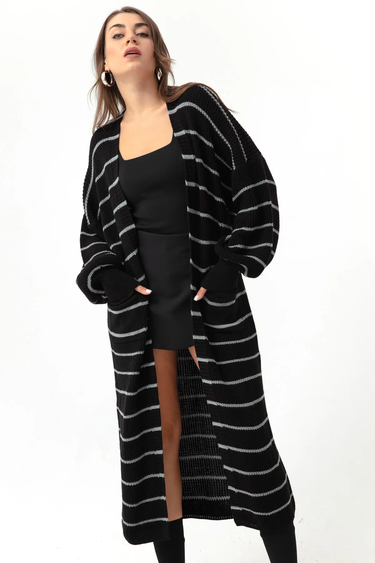 Lafaba  Schwarz-grauer langer Strick-Cardigan mit Ballonärmeln für Damen