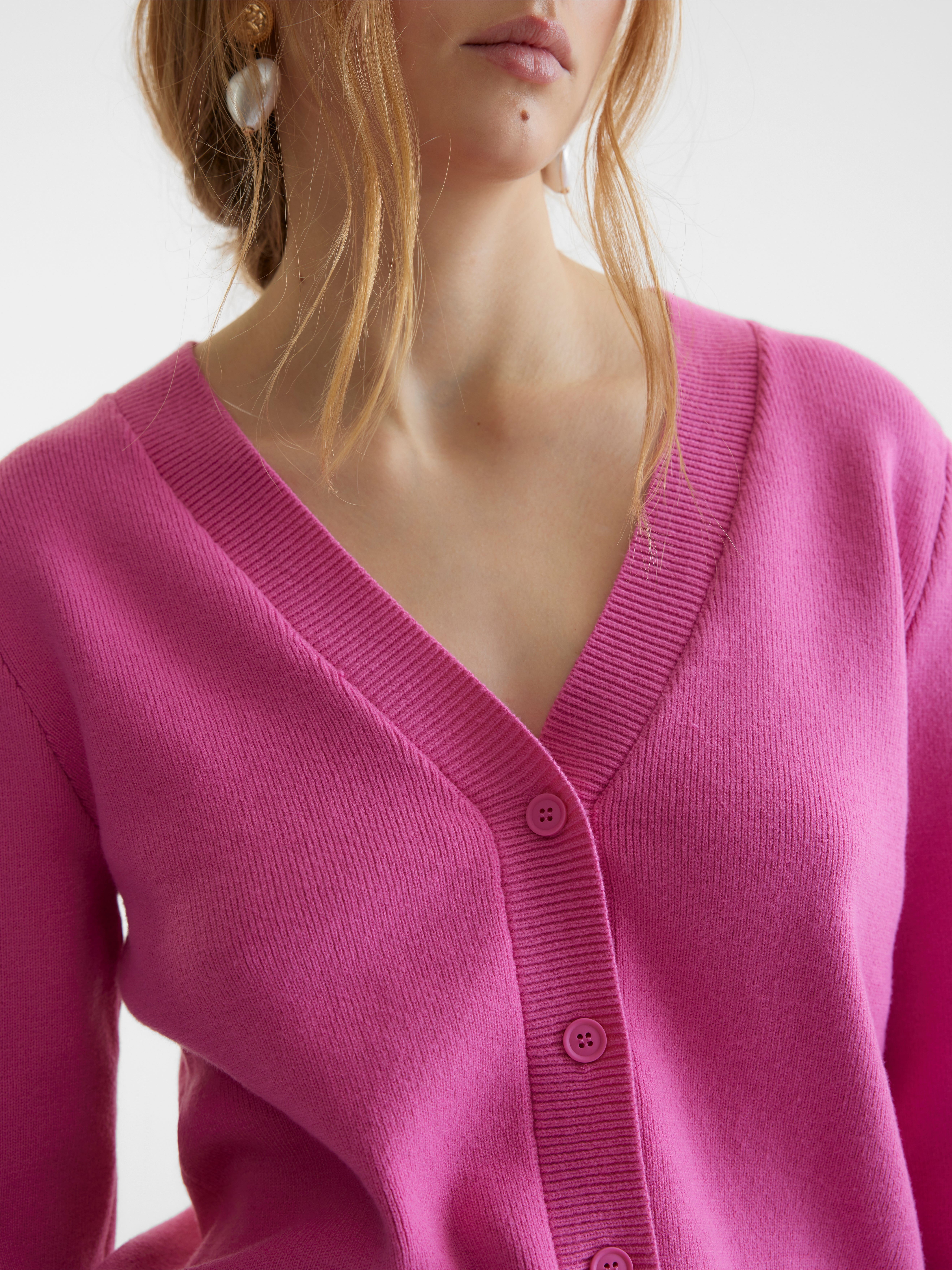 SOMETHING NEW PROJECT; CHLOE FRATER  Strickjacke