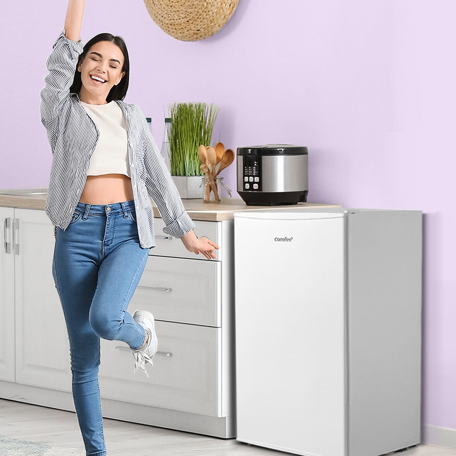 comfee Kühlschrank RCD80WH2(E), 84.5 cm hoch, 47.5 cm breit, Verstellbarer Fuß, Herausnehmbares Regal, Geringes Rauschen
